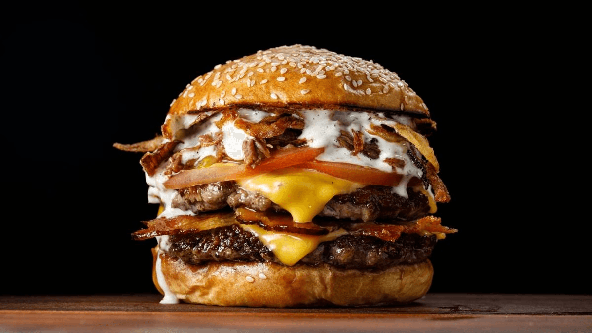 Doble smash con bacon, foto real del plato